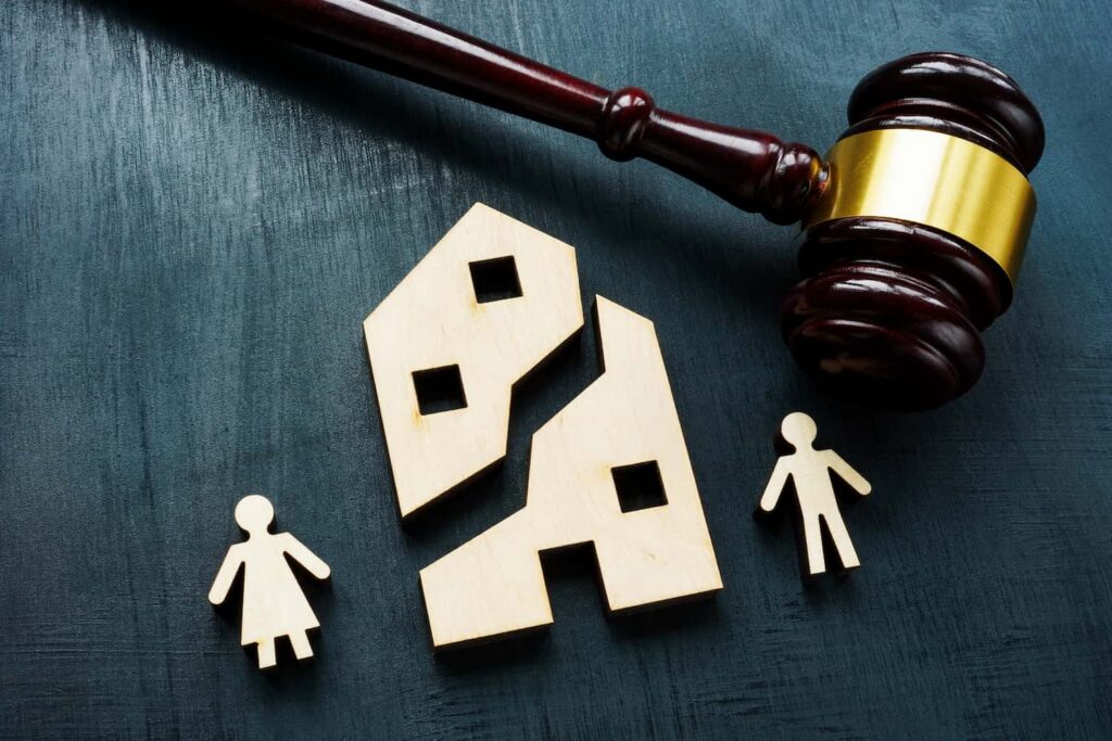 Utah property division in divorce concept with judge gavel and broken house symbol representing marital asset division